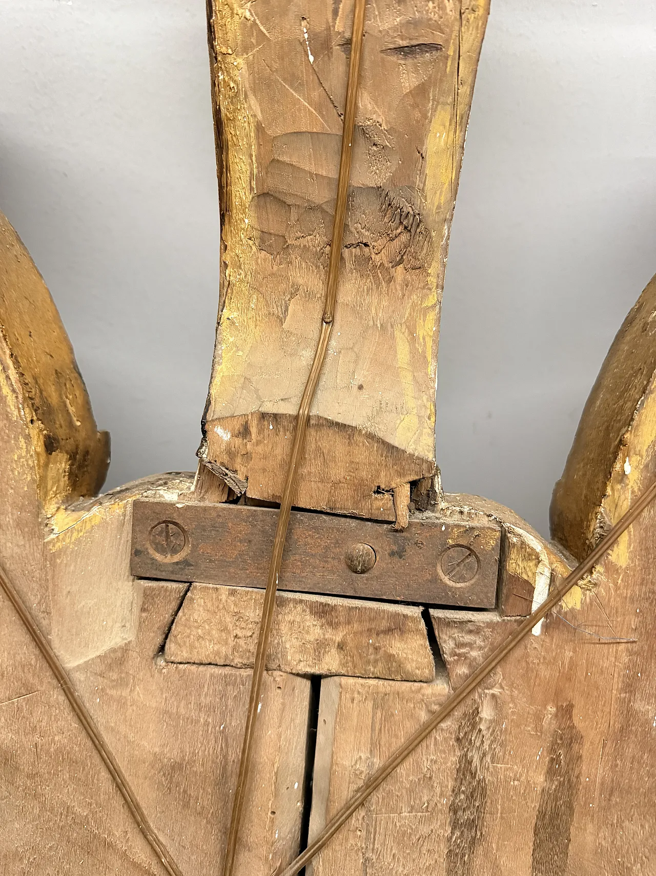 Pair of large brown and carved wooden appliques, 19th century 2