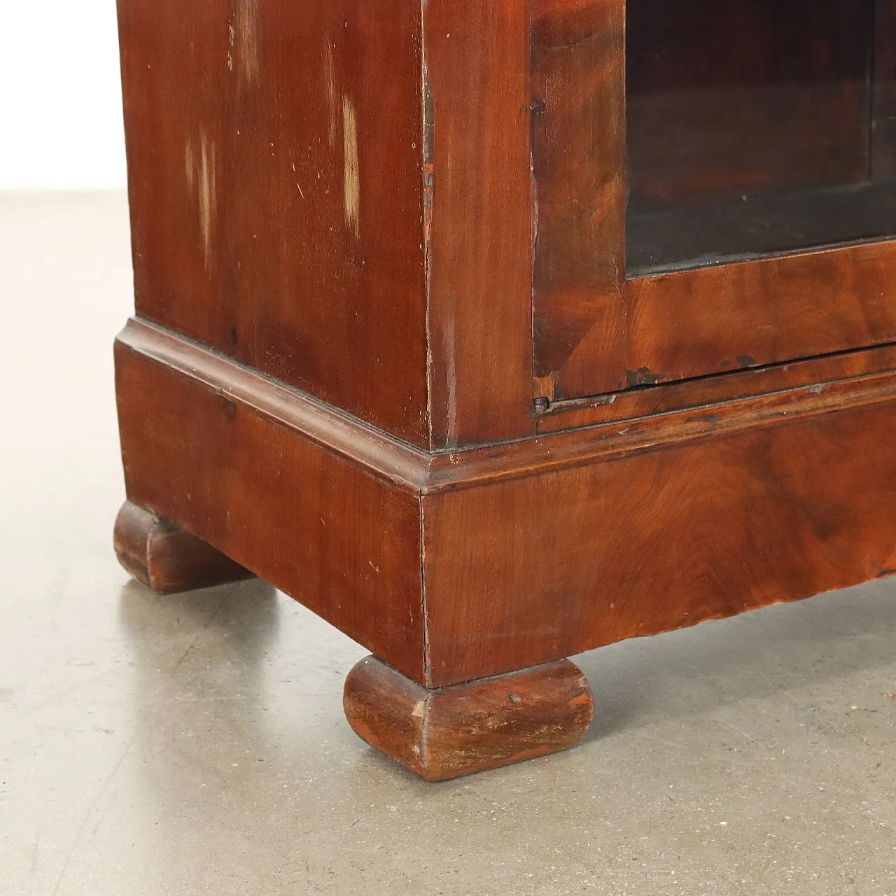 Libreria Luigi Filippo in pioppo impiallacciato con vetrina, '800 8