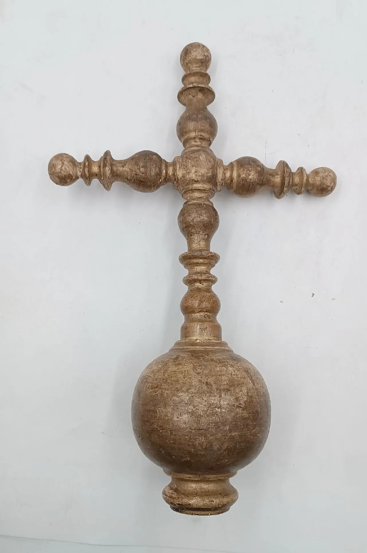 Large processional cross in gilded wood, 17th century 3