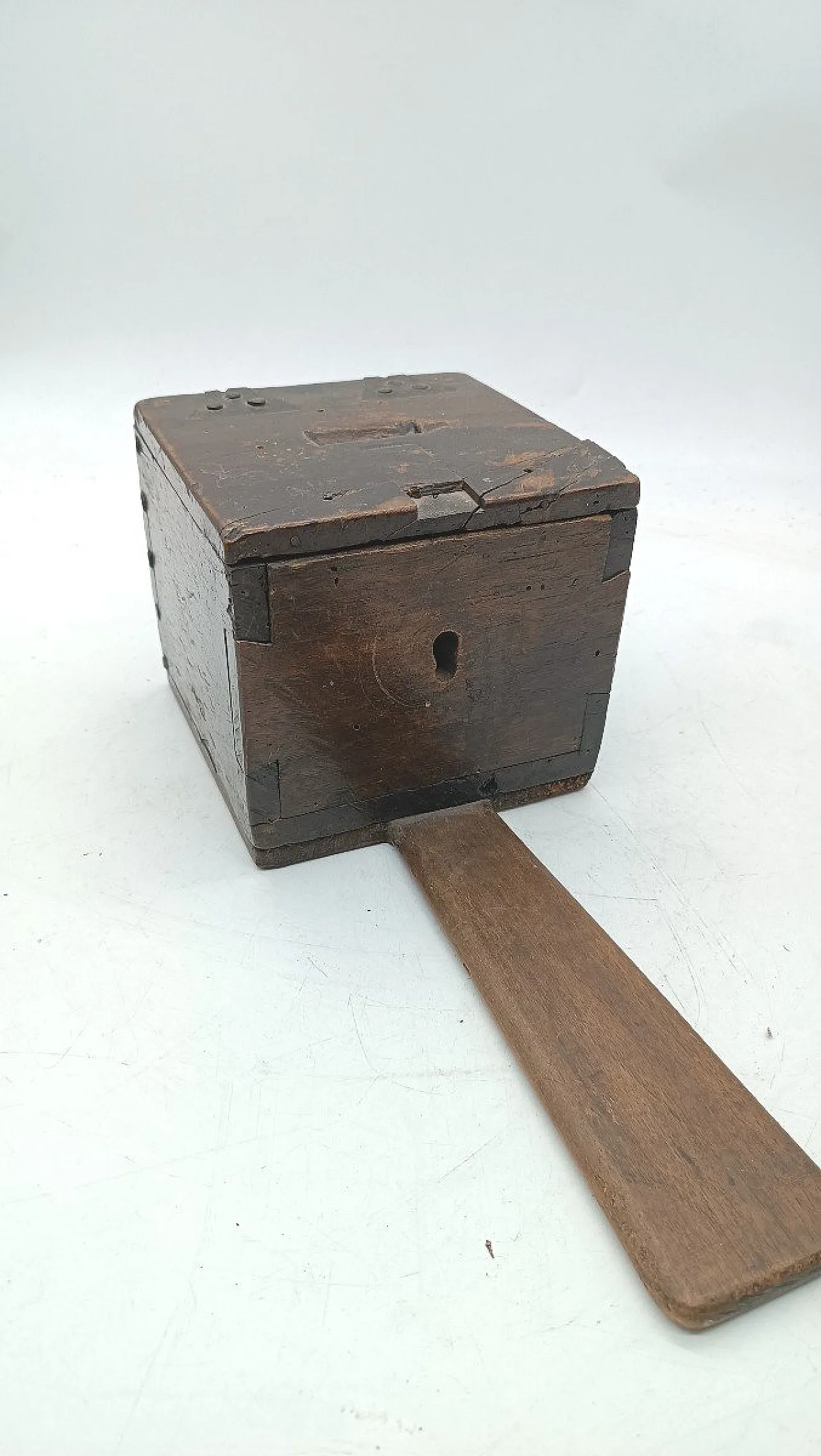 Cappellano antico in noce, '600 2