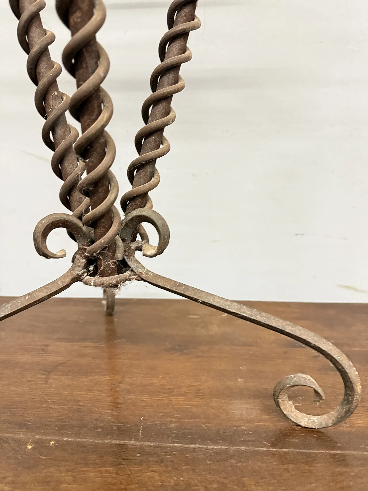 Porta vaso in ferro battuto Liberty, primi '900 11