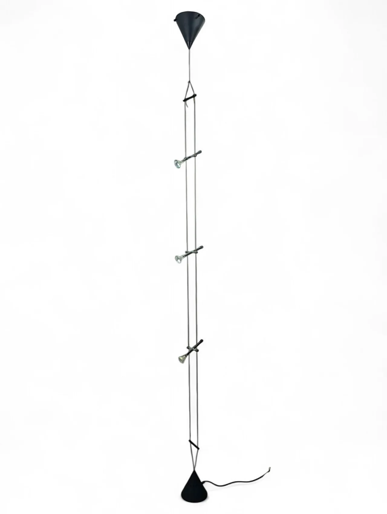 Piantana da soffitto mod. Taitù di G. Raimondi per Valenti anni 80 2