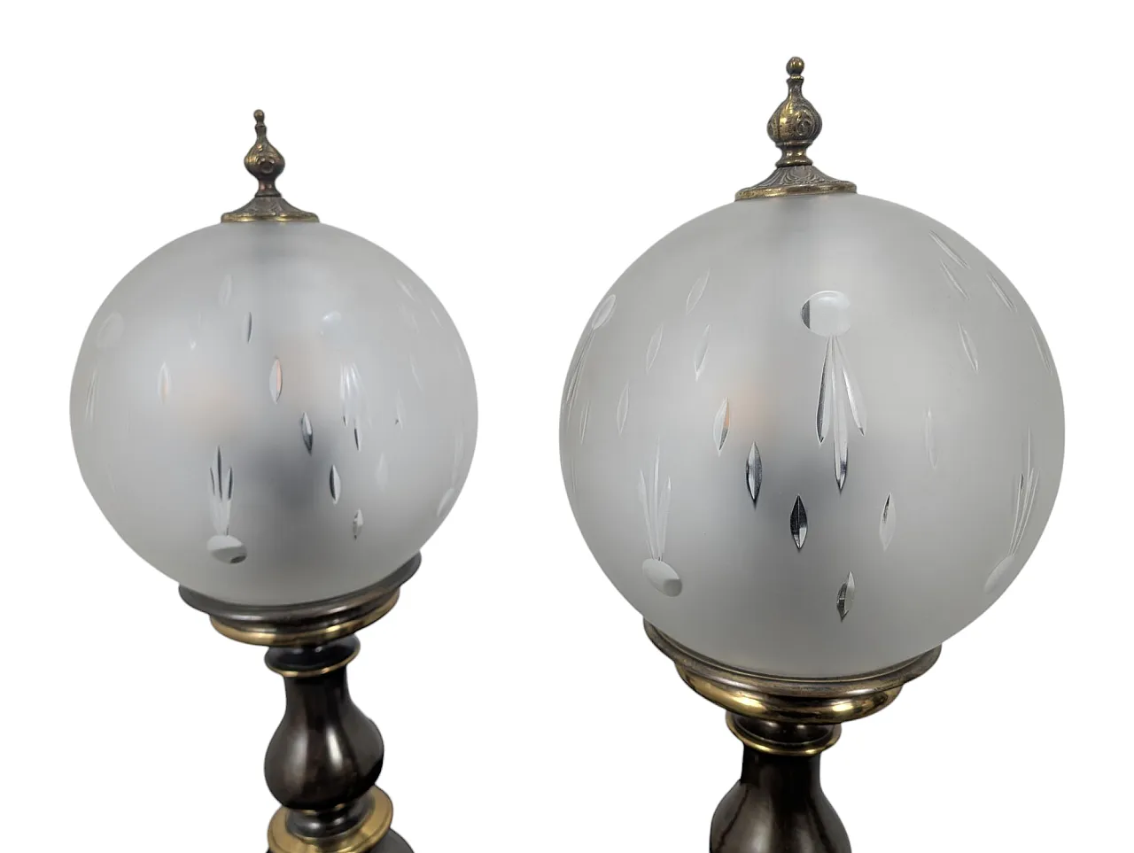 Coppia di lampade da tavolo in ottone e vetro anni 60 2