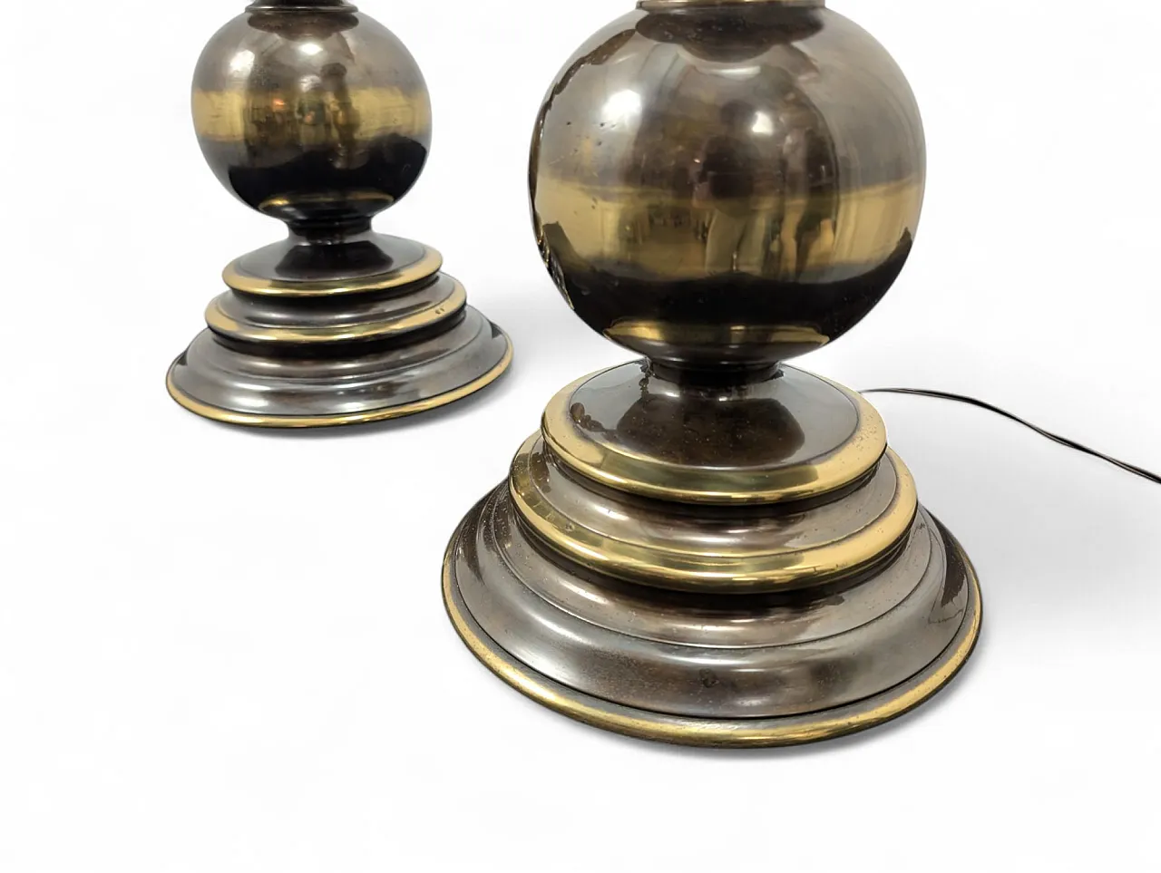 Coppia di lampade da tavolo in ottone e vetro anni 60 4