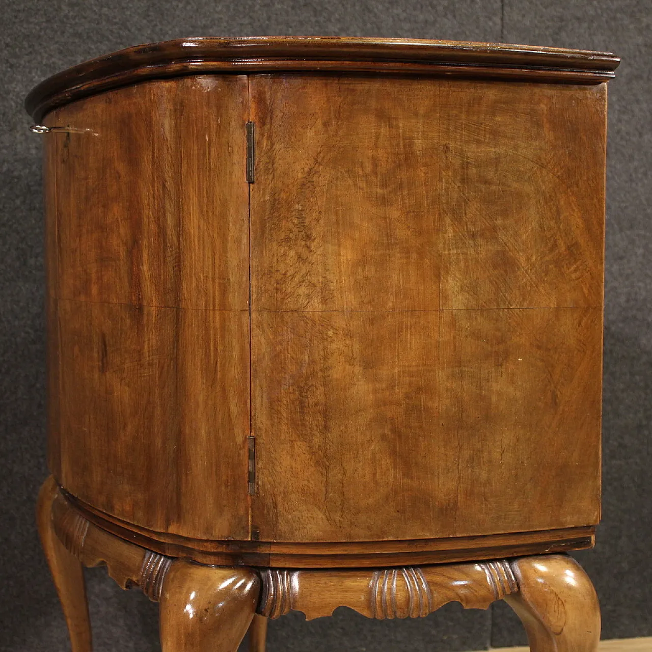 Piccola credenza a mezzaluna, ‘900 4