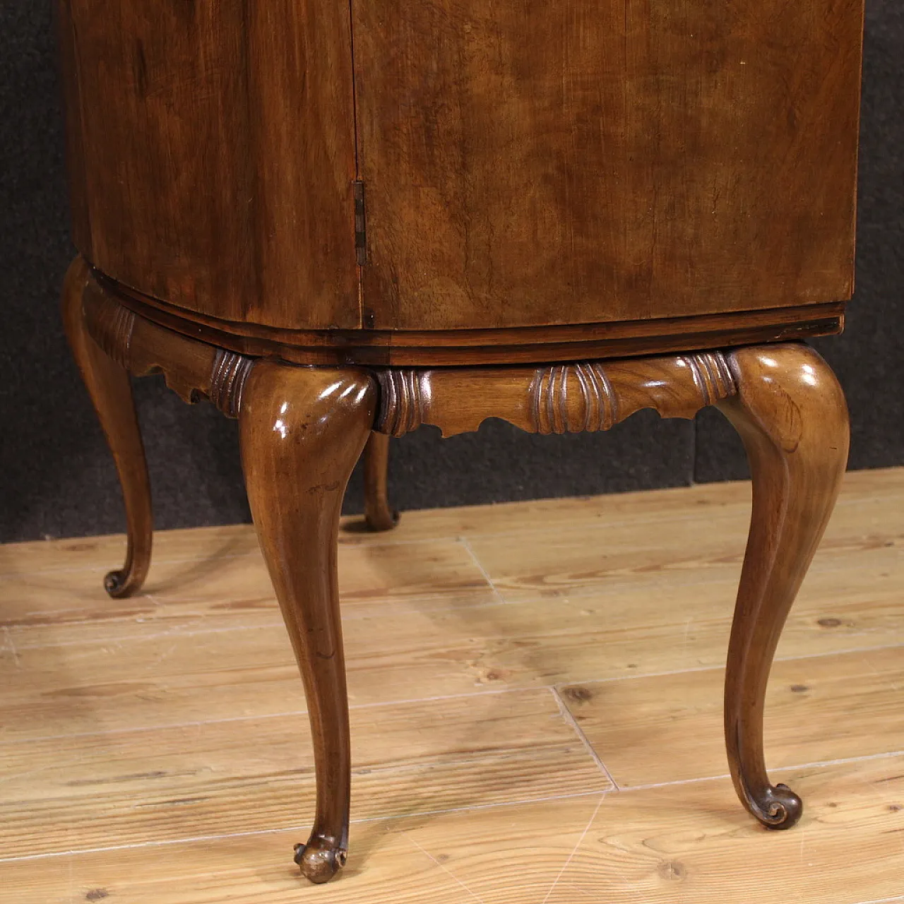 Piccola credenza a mezzaluna, ‘900 5