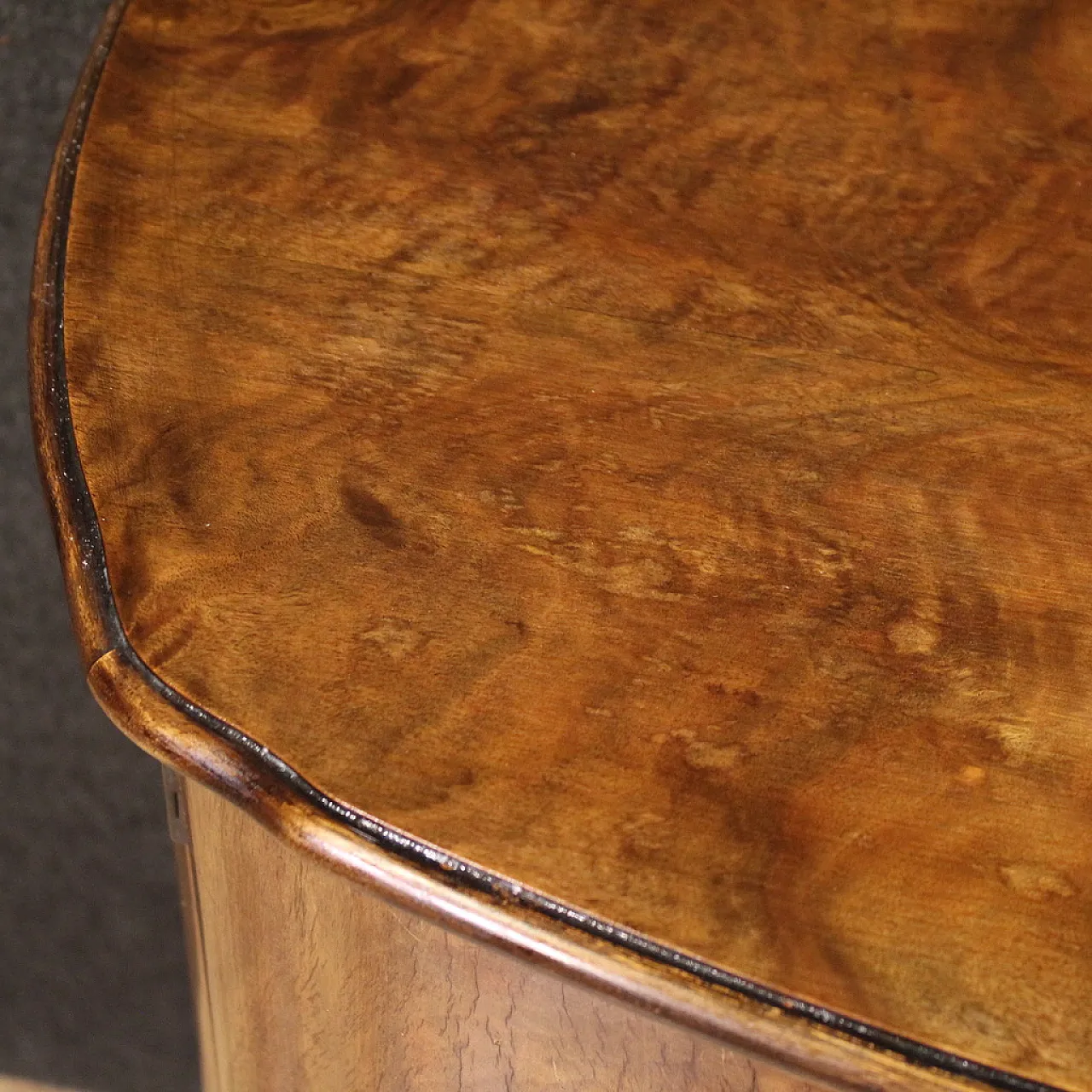 Piccola credenza a mezzaluna, ‘900 12