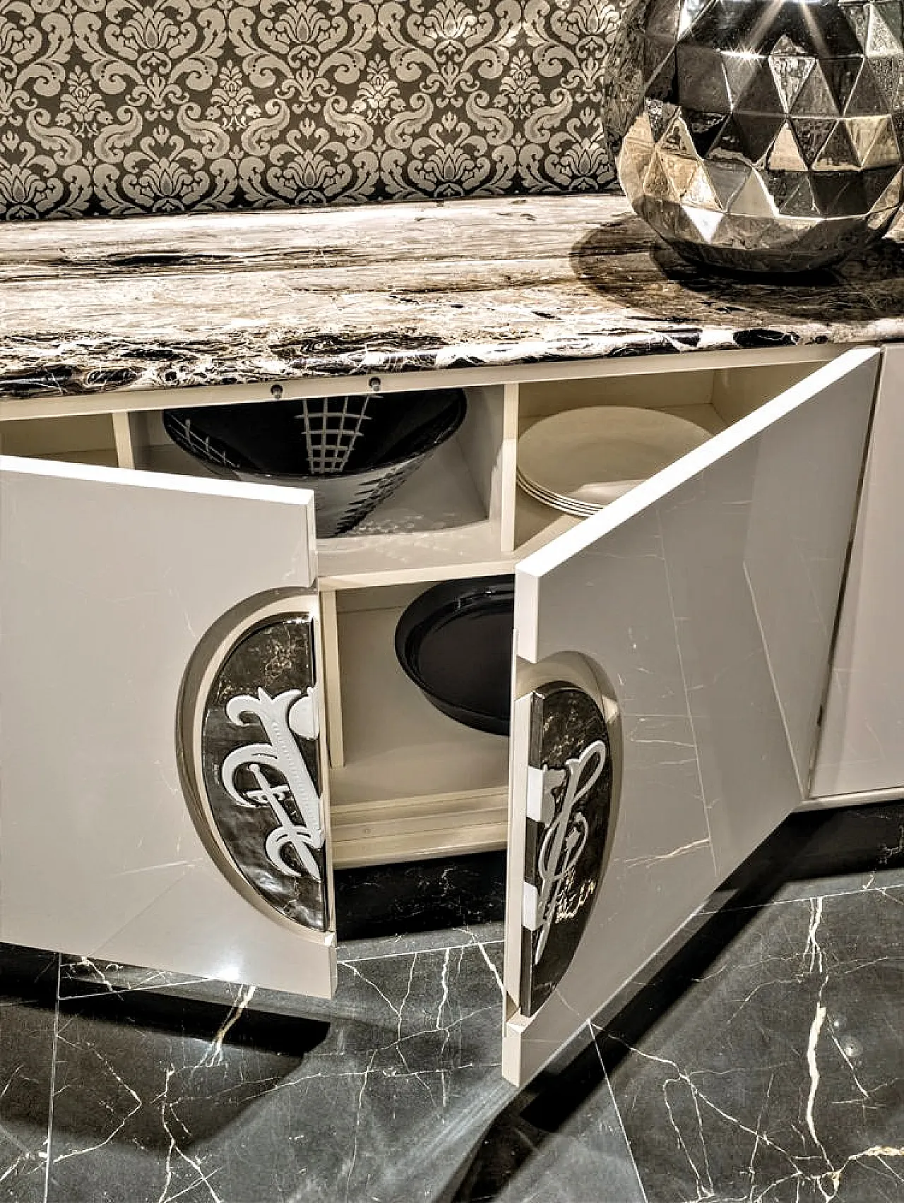 Visionnaire sideboard by Ipe Cavalli, 2000s 4