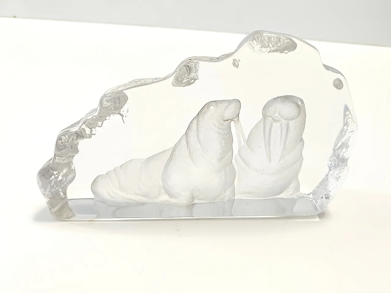 Etched lass with Walruses by Mats Jonasson for by Kosta Boda, 70s 8