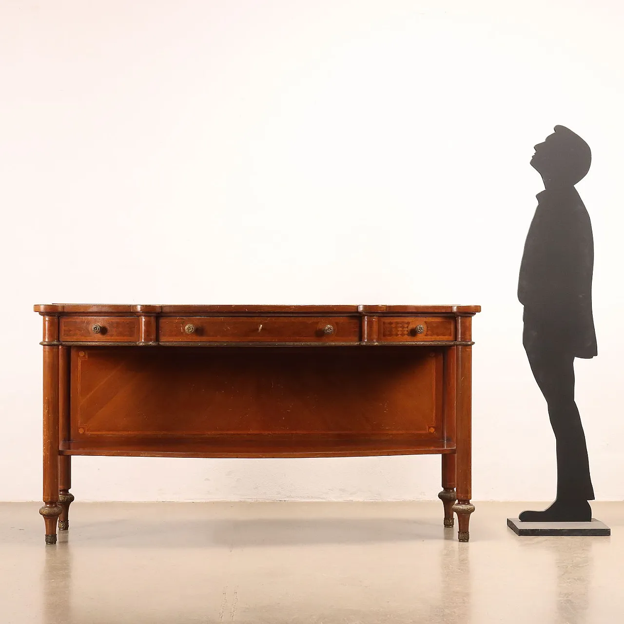 Consolle in mogano con cassetti e piedini in bronzo torniti 2