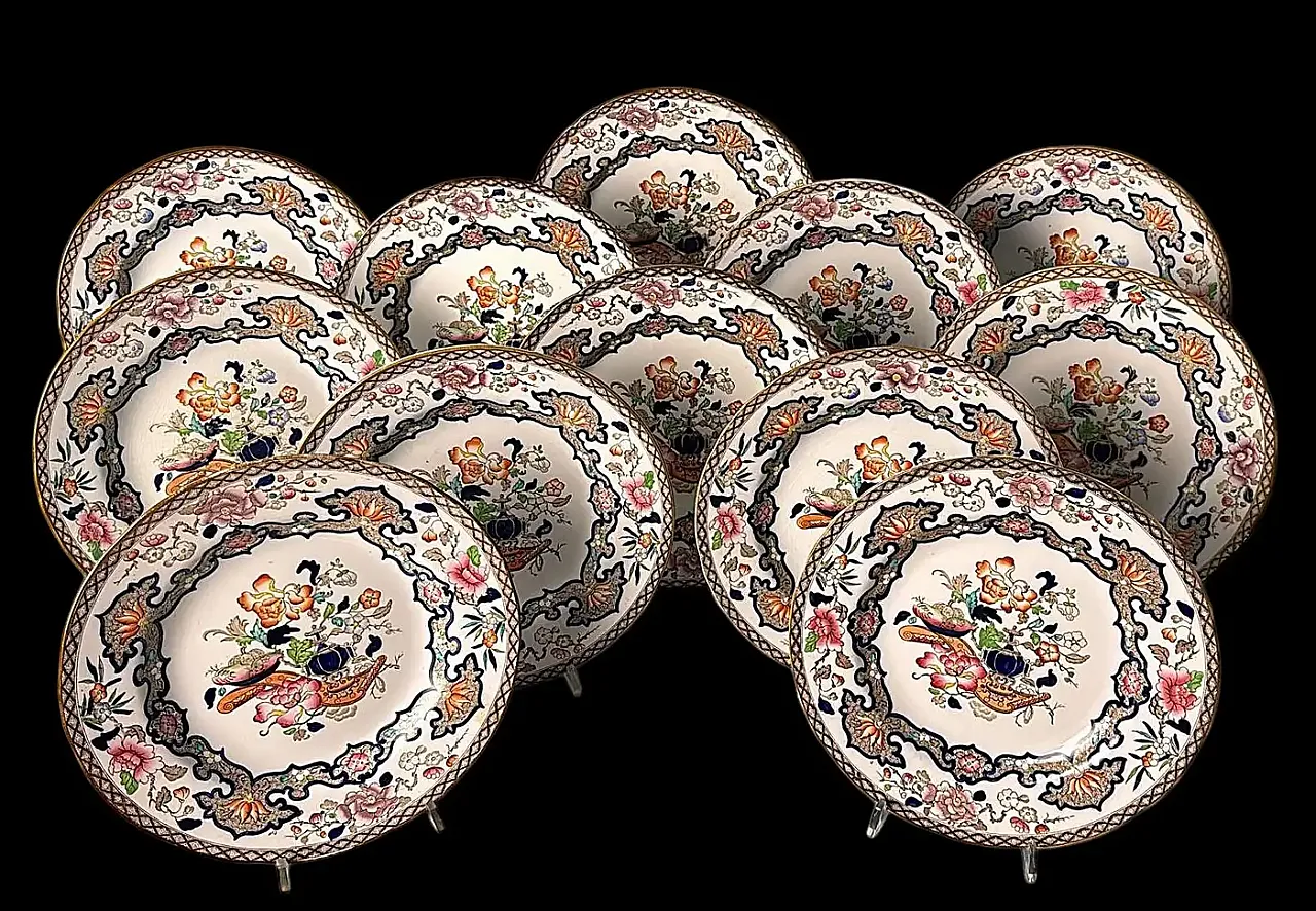 12 hand-painted English serving dishes, early 20th century 3