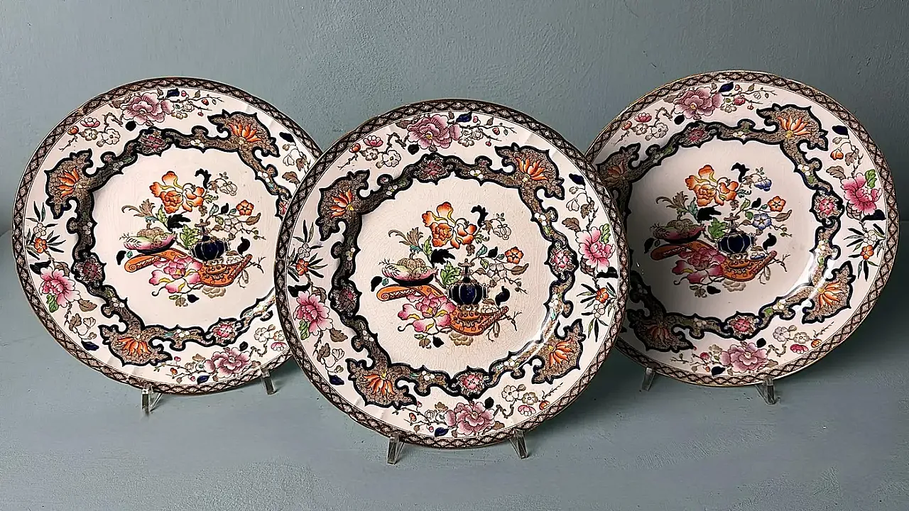 12 hand-painted English serving dishes, early 20th century 5