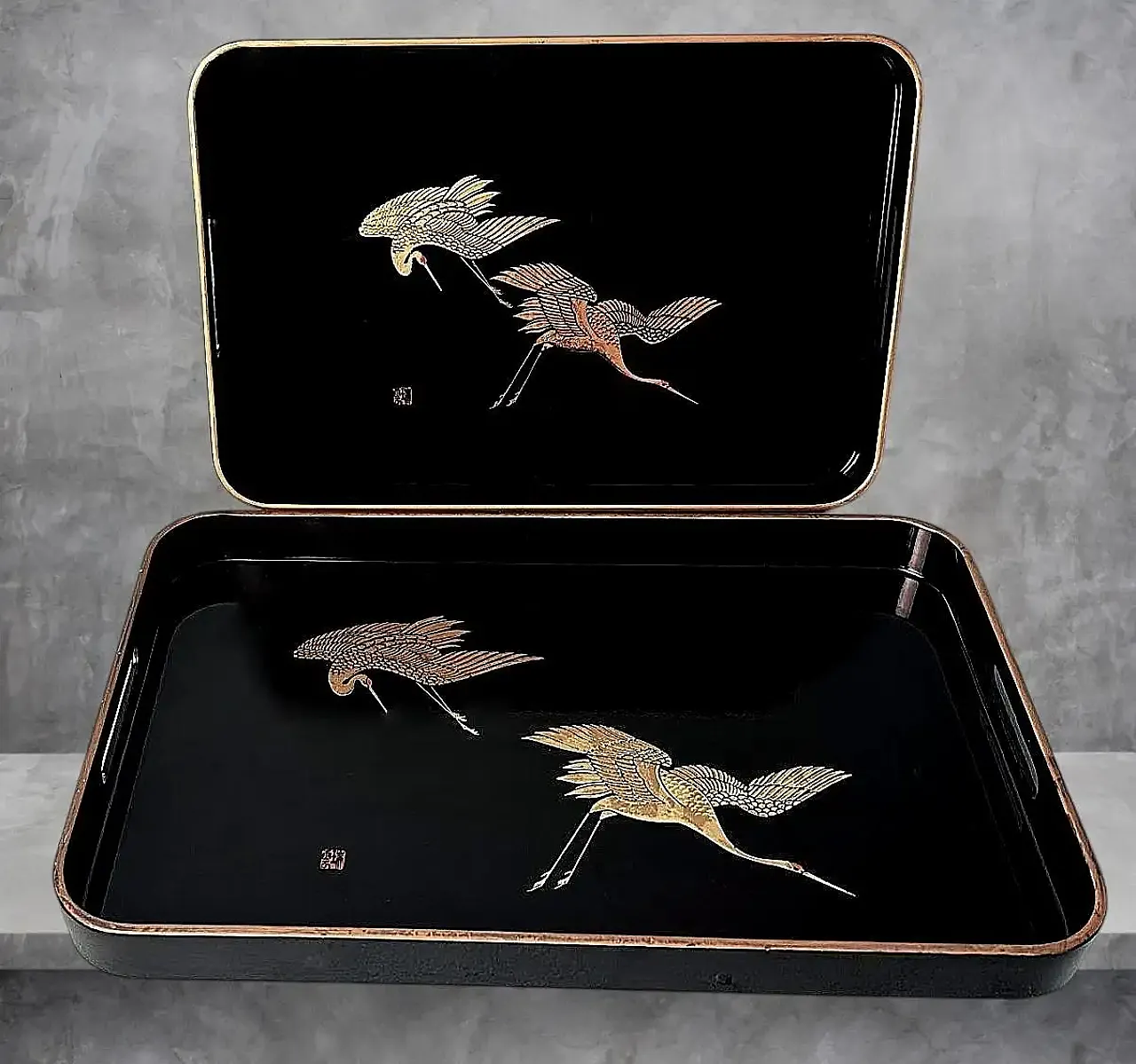 Coppia di vassoi in resina in stile Maki giapponese, anni '60 4