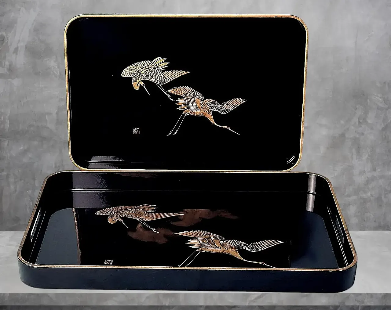 Coppia di vassoi in resina in stile Maki giapponese, anni '60 5