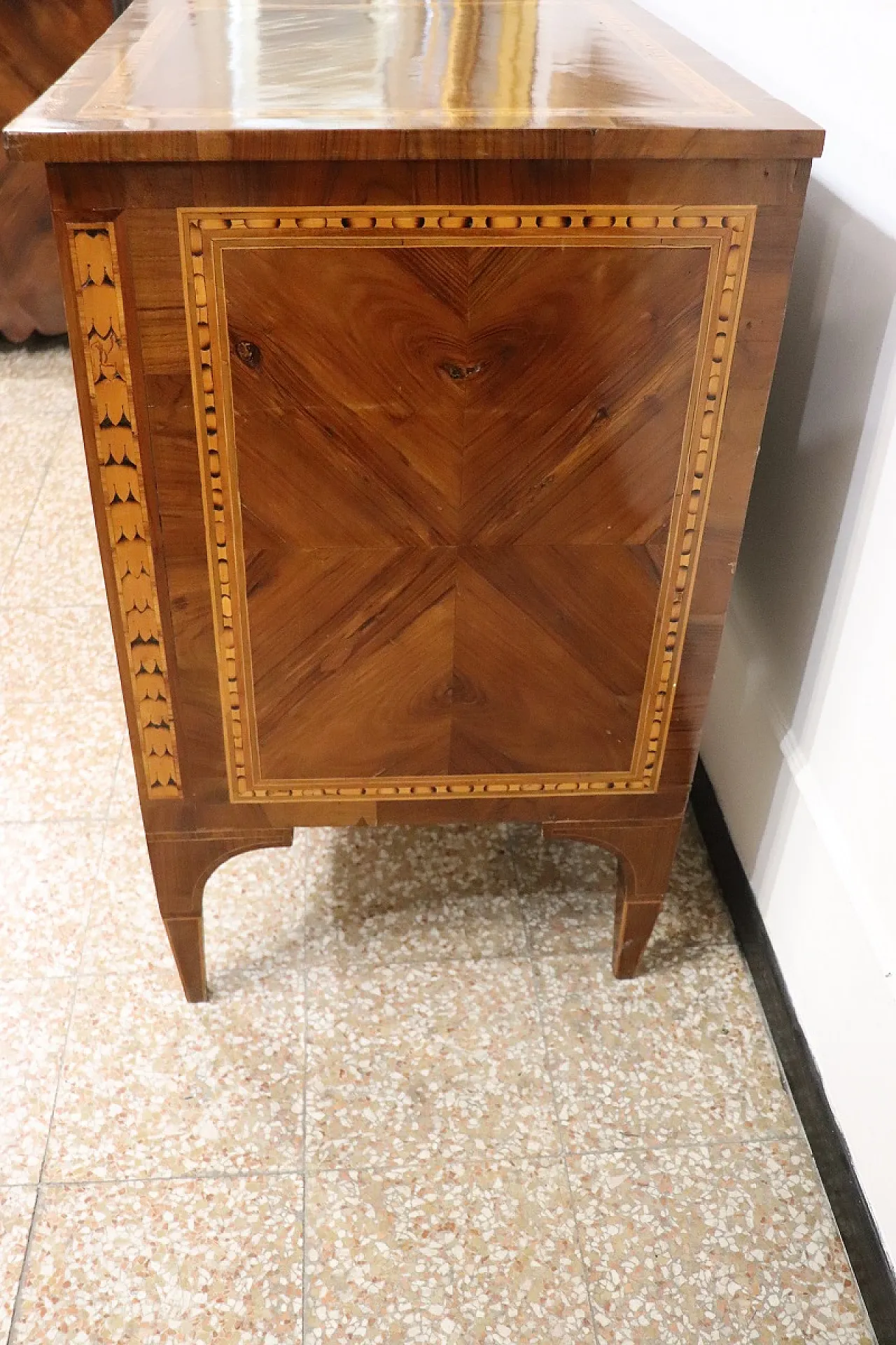 Antico cassettone in noce intarsiato restaurato, '700 8