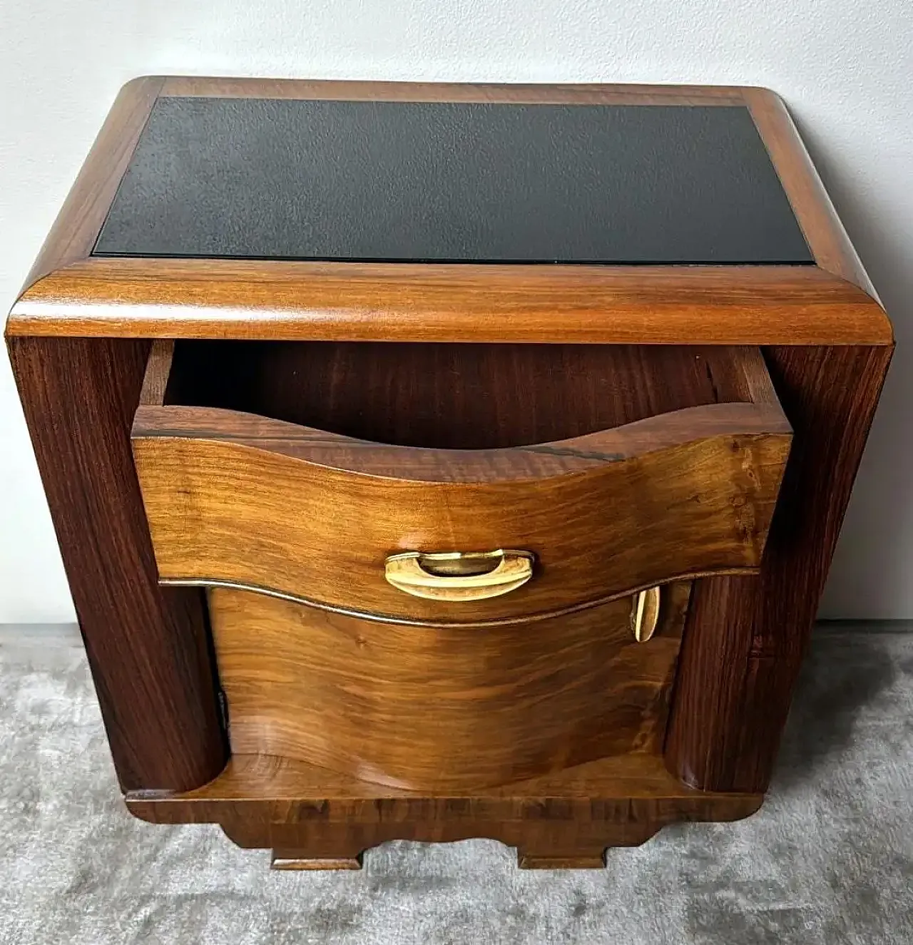 Pair of Art Deco bedside tables with black glass tops, 1930s 12
