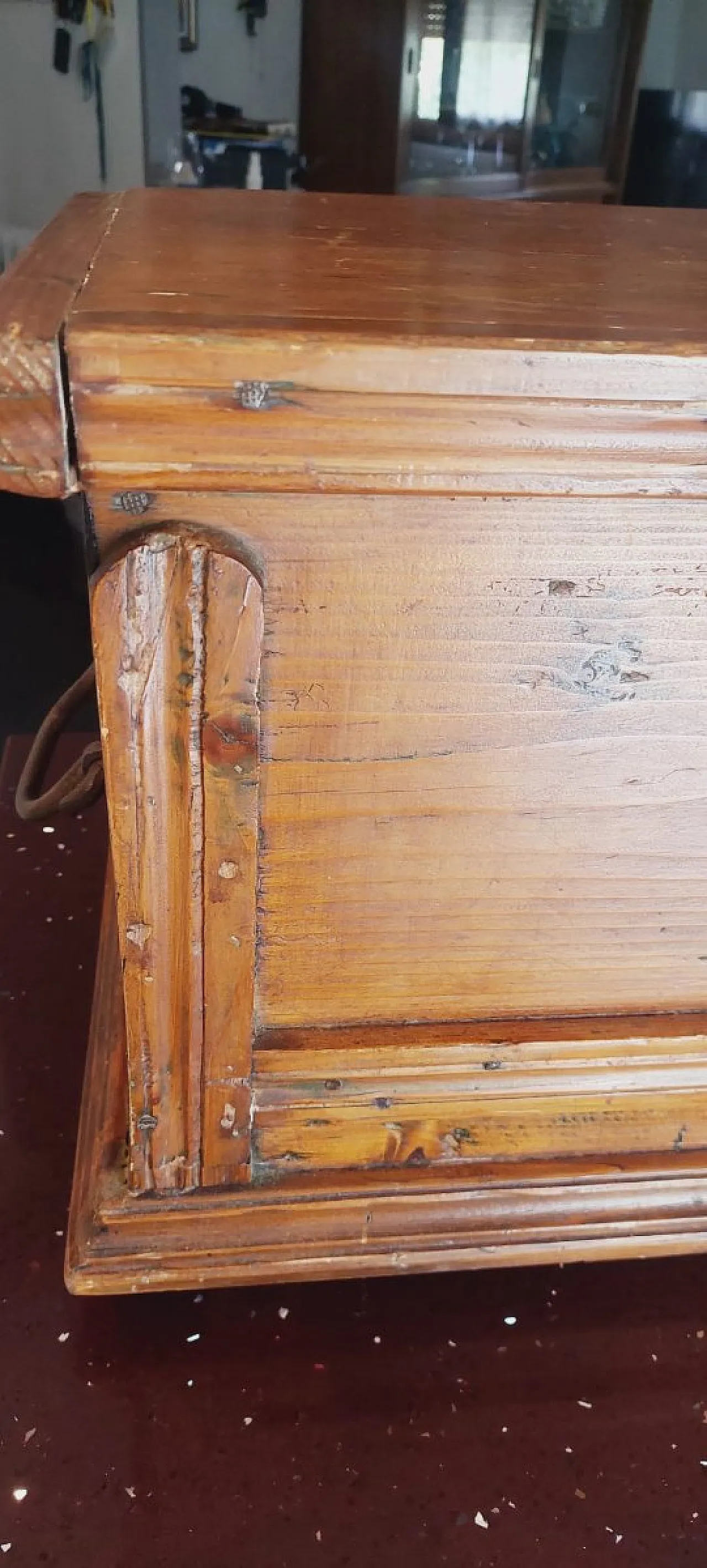 Small Tuscan fir travel box, 18th century 11