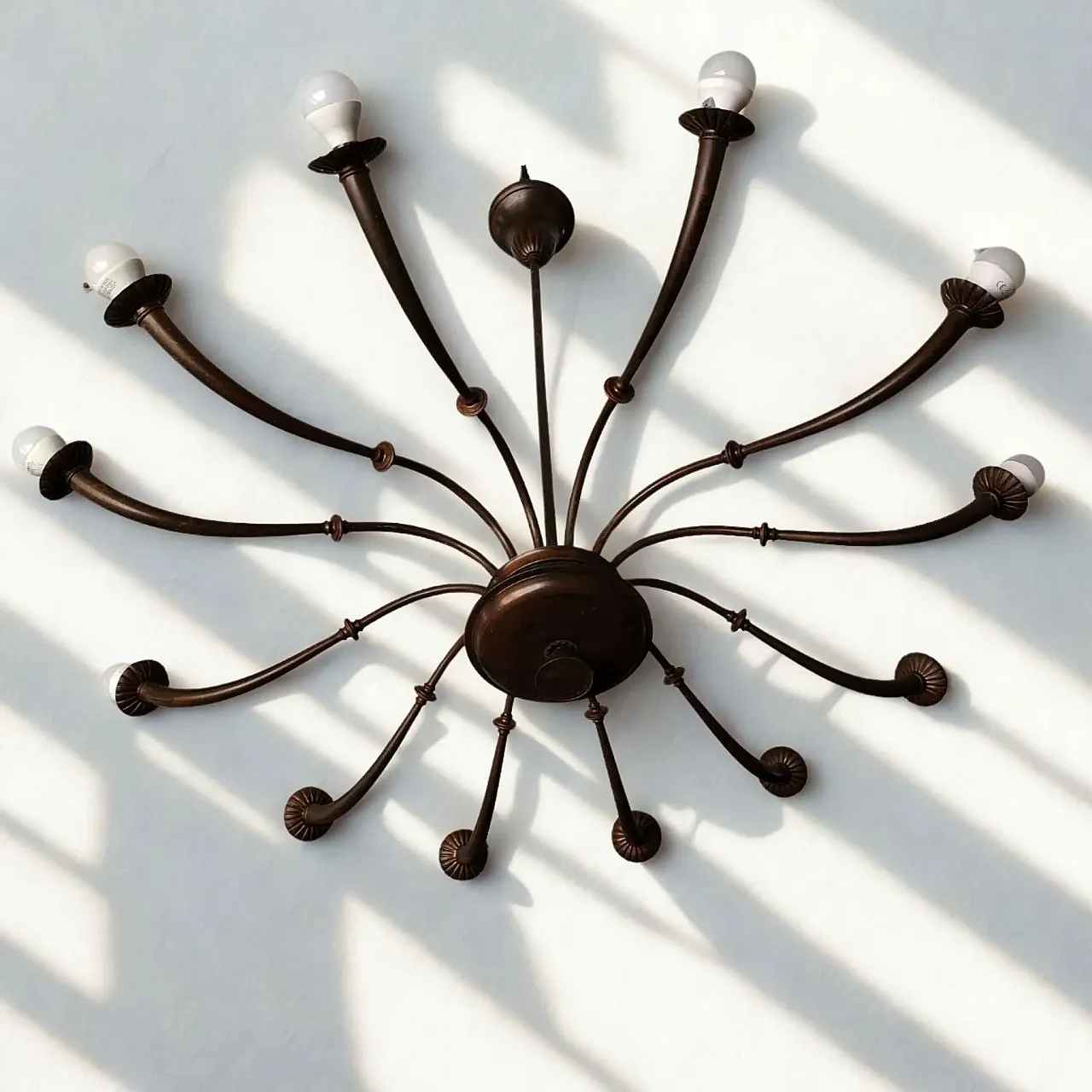 Lampadario a 12 luci in ottone Azucena di Caccia Dominioni, anni 50 3