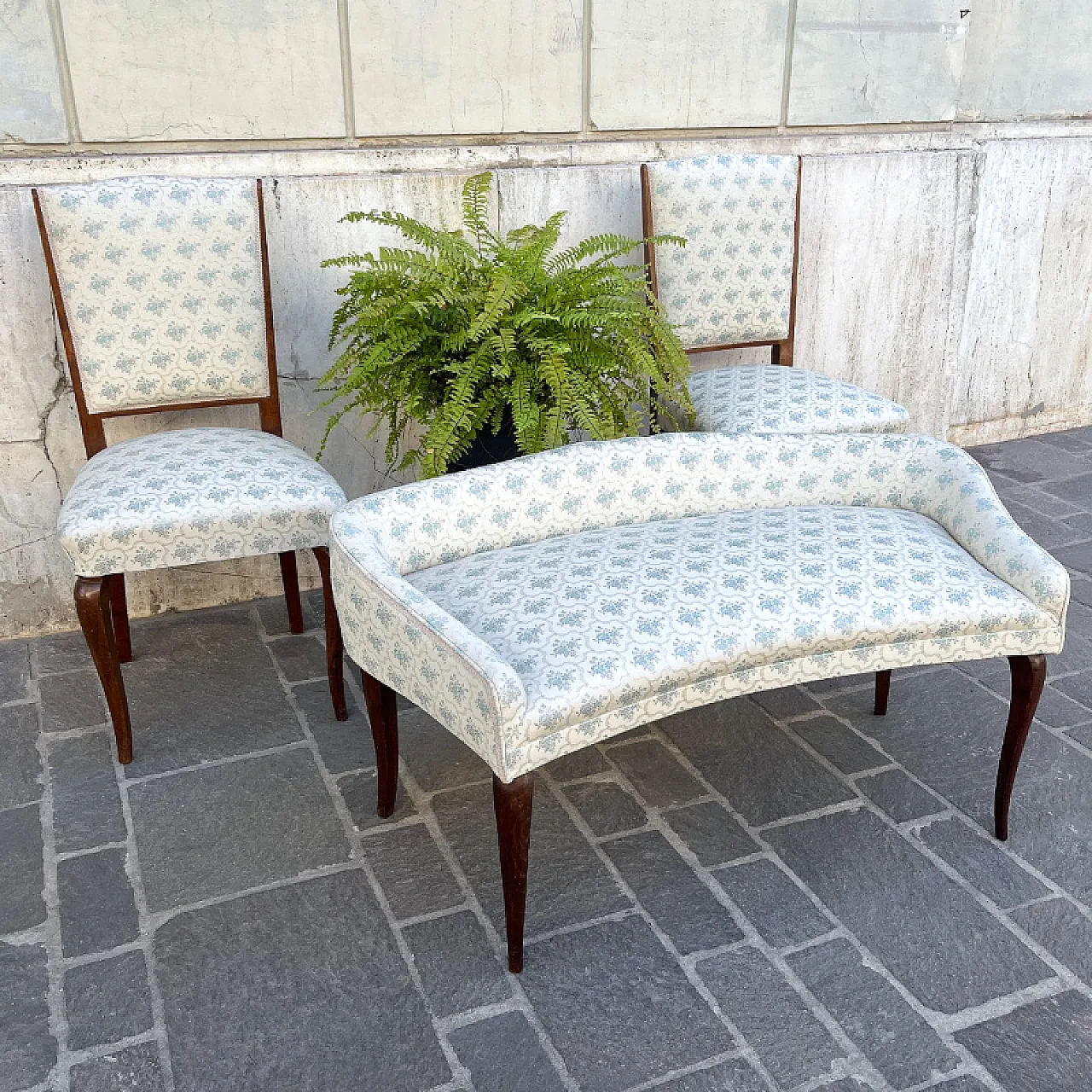 Set da letto con sedie imbottite e divanetto, Italia, anni '50 4