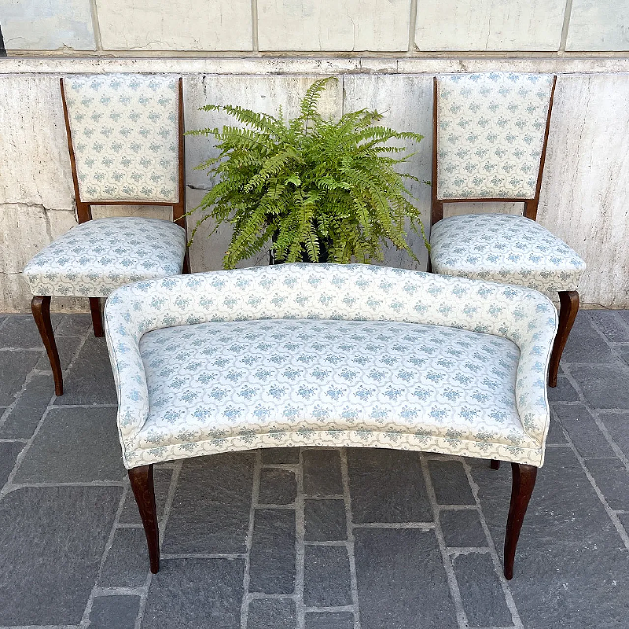 Set da letto con sedie imbottite e divanetto, Italia, anni '50 5