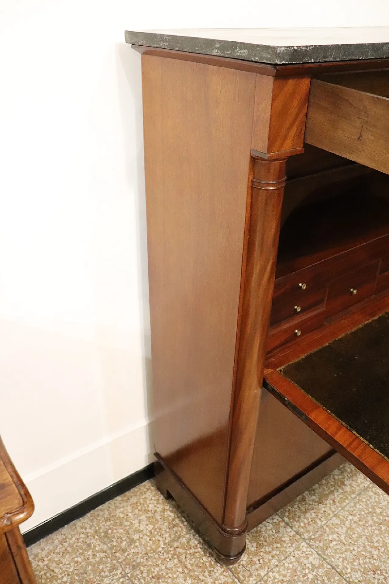 Secretaire in Mhaogian, 19th century 16