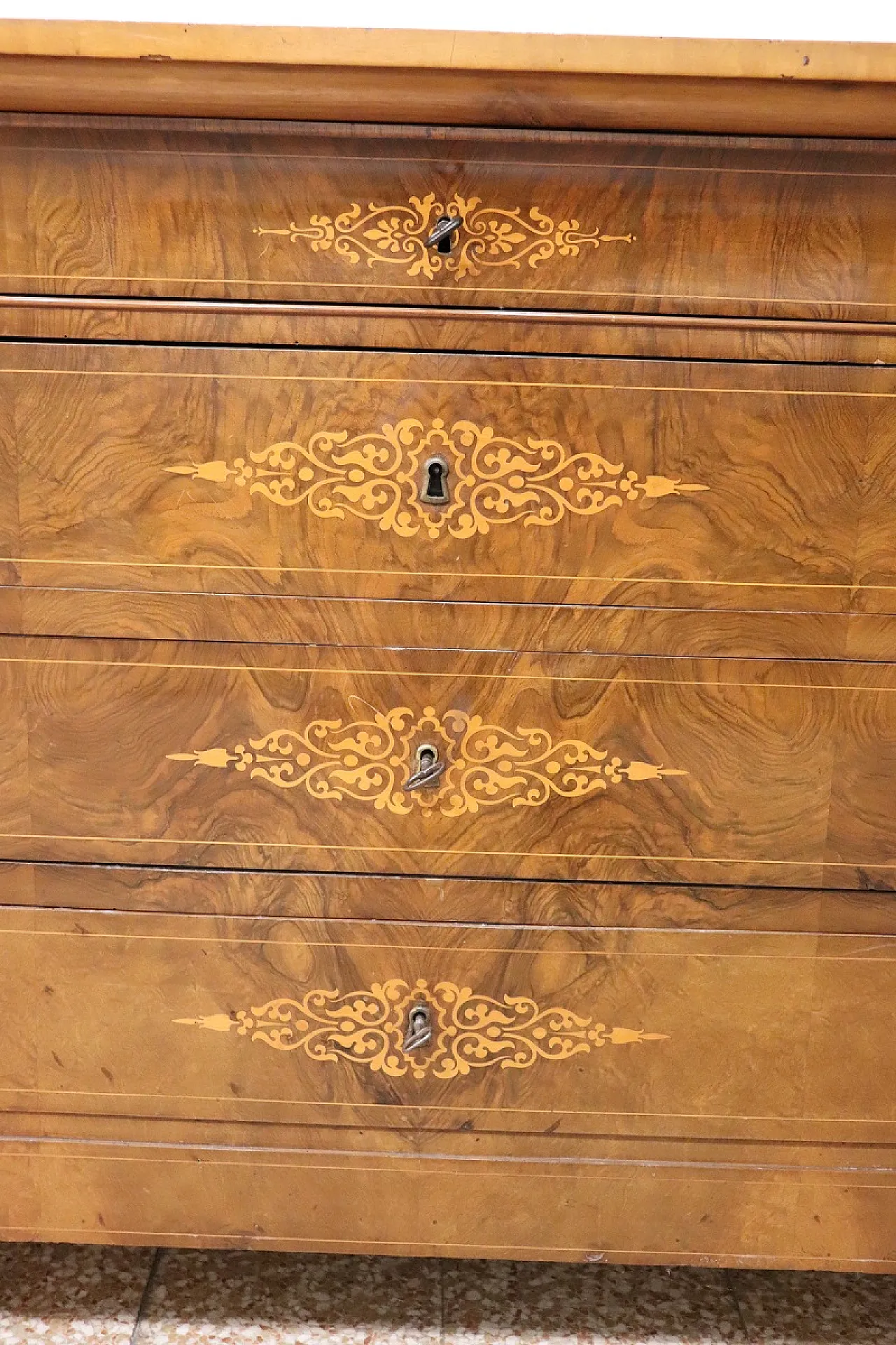 Comò in noce intarsiato, '800 4