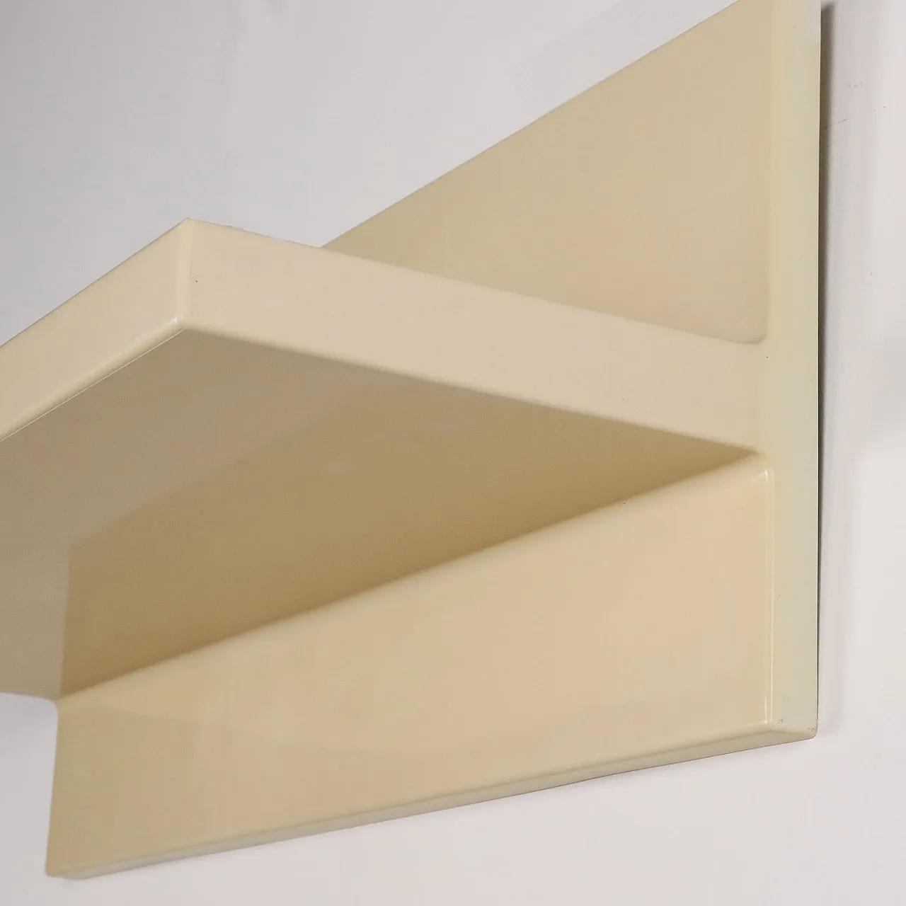 Shelf in plastic materia, 1970s 3