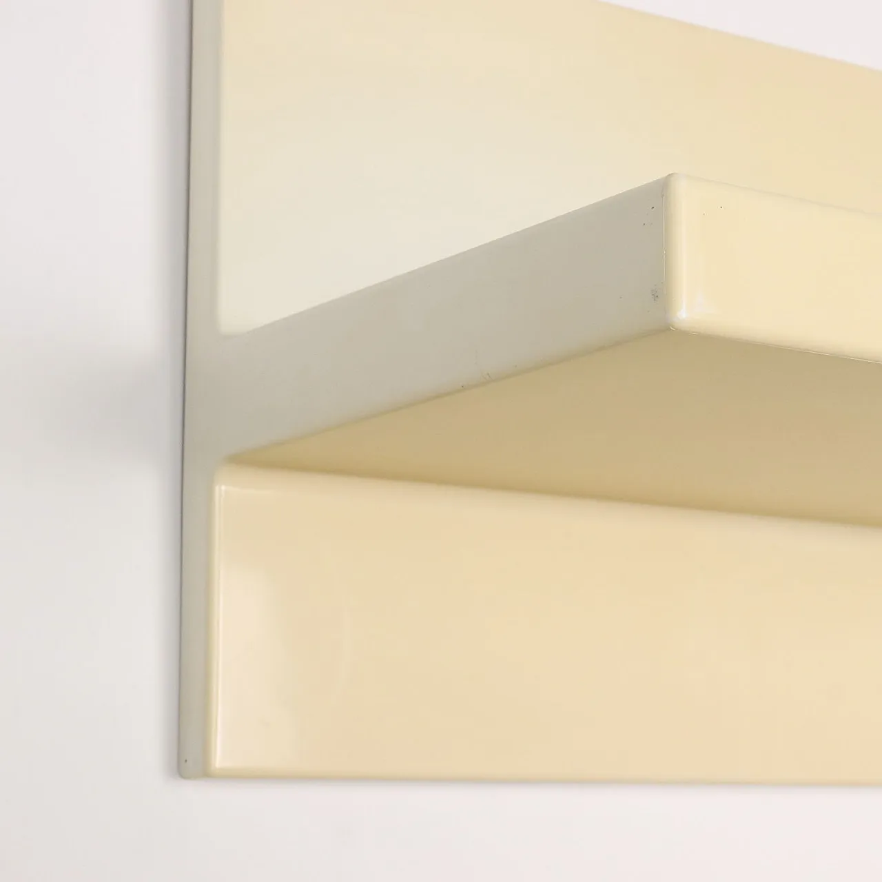 Shelf in plastic materia, 1970s 4