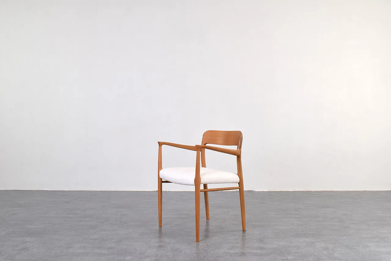 Modello della metà del secolo 56 Danish Dining Chair di Niels O. Møller per J.L. M 2