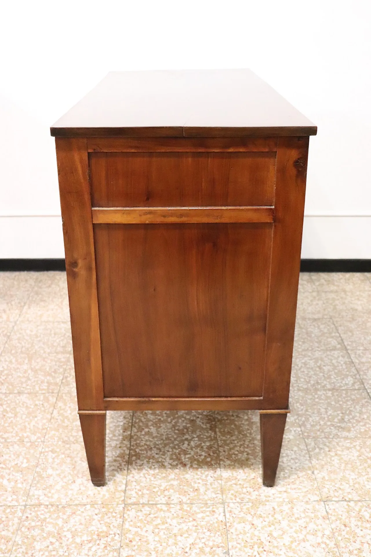 Comò antico in noce massello, '700 restaurato 9