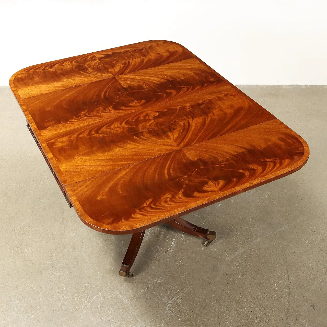 Mahogany table with drawer and castors, early 20th century 3