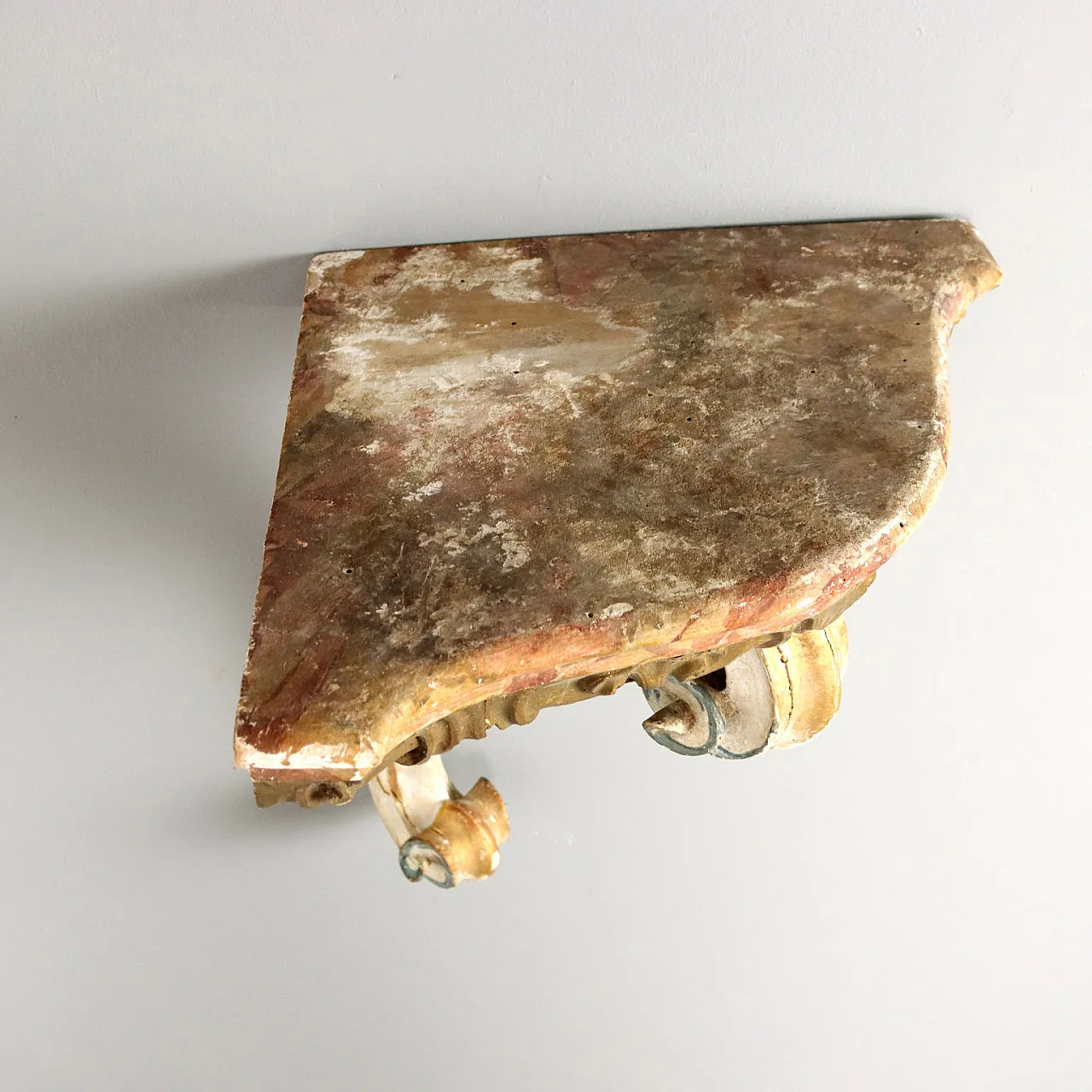 Carved and lacquered wood console table in fake marble, 18th century 4