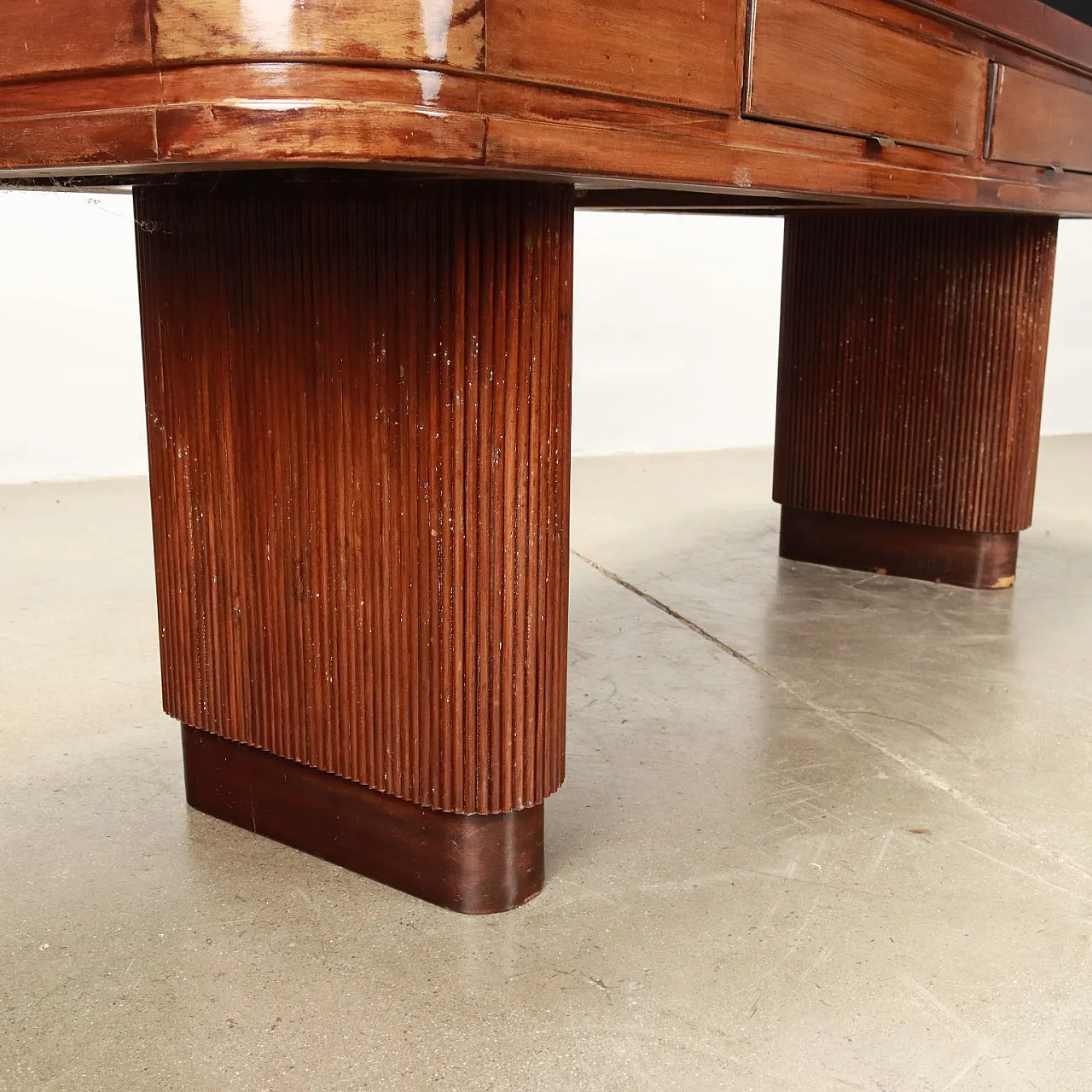 Bancone di negozio in legno impiallacciato mogano, anni '50 9