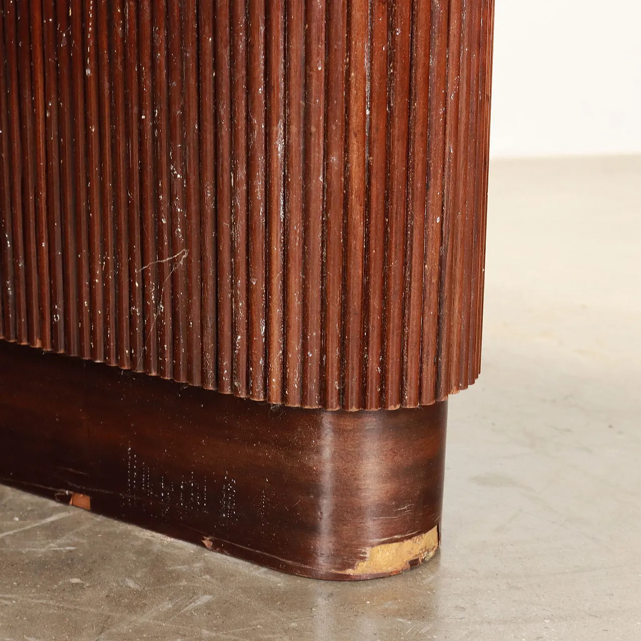 Bancone di negozio in legno impiallacciato mogano, anni '50 10