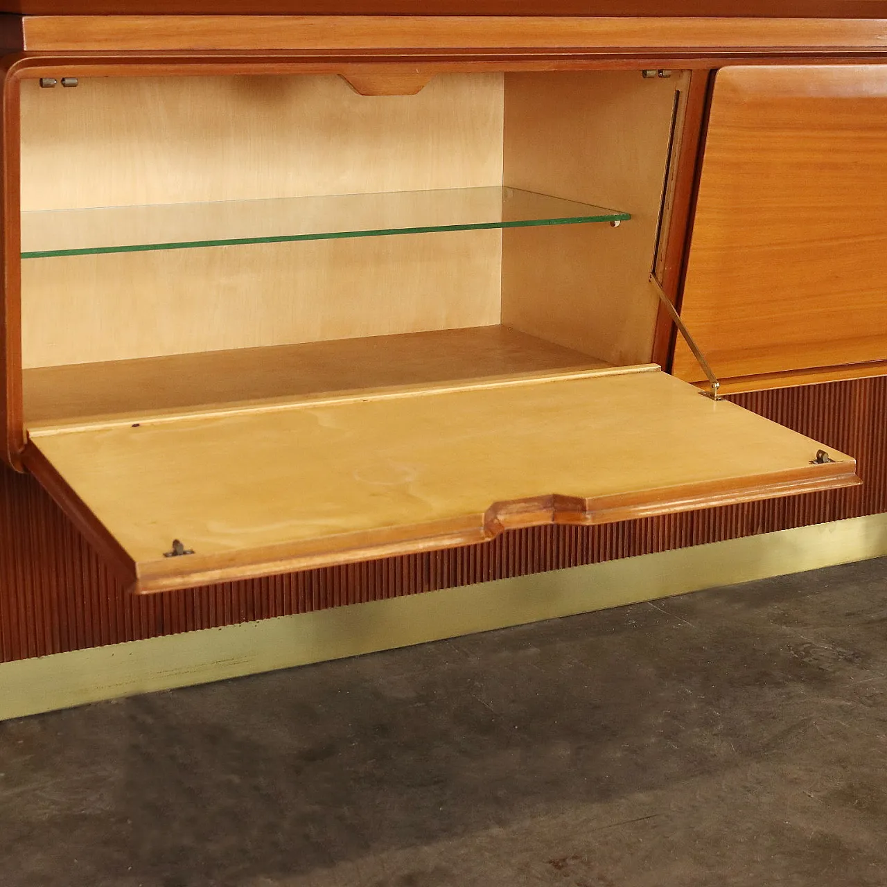 Mobile a parete in legno e alluminio, anni '50 10