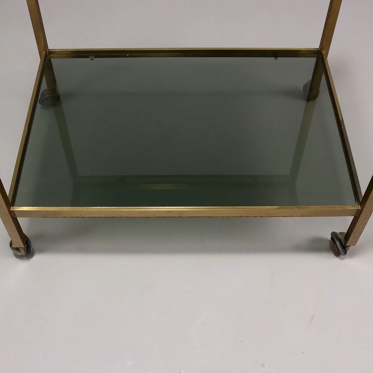 Carrello da cucina in ottone e vetro fumé, anni '70 5