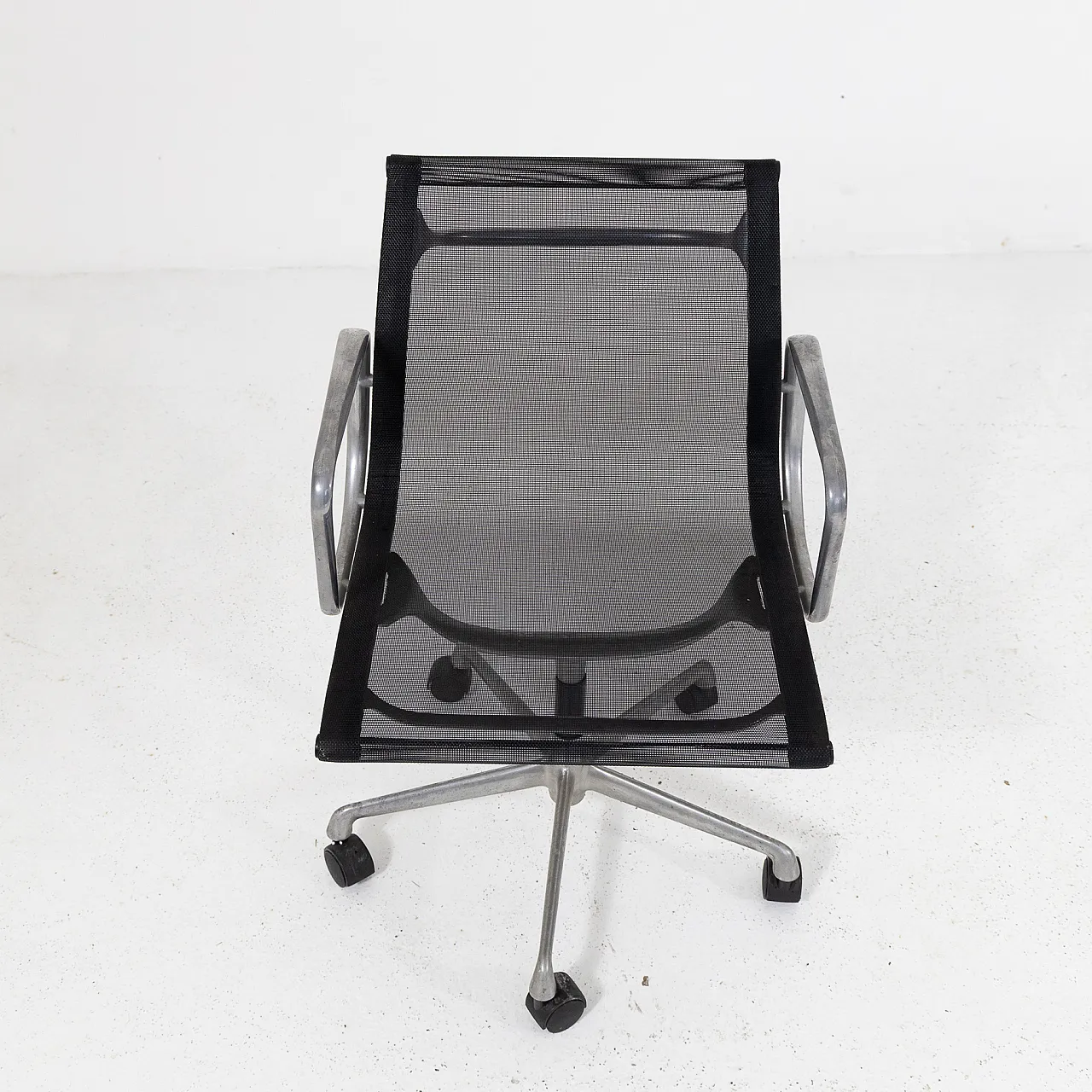 Aluminium Group chair by Charles & Ray Eames for ICF, 1980s 7
