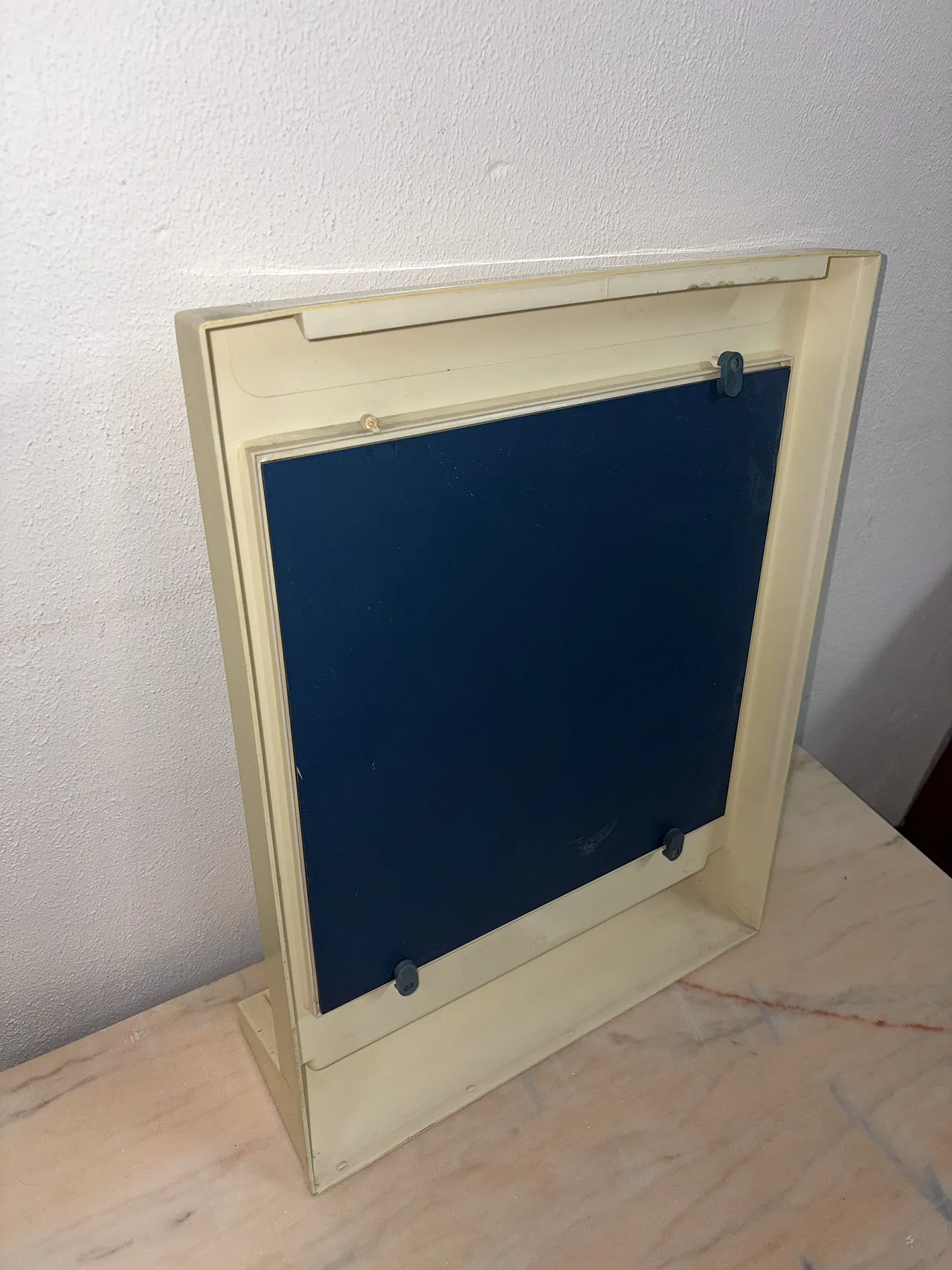 Specchio bianco in plastica, anni '70 4