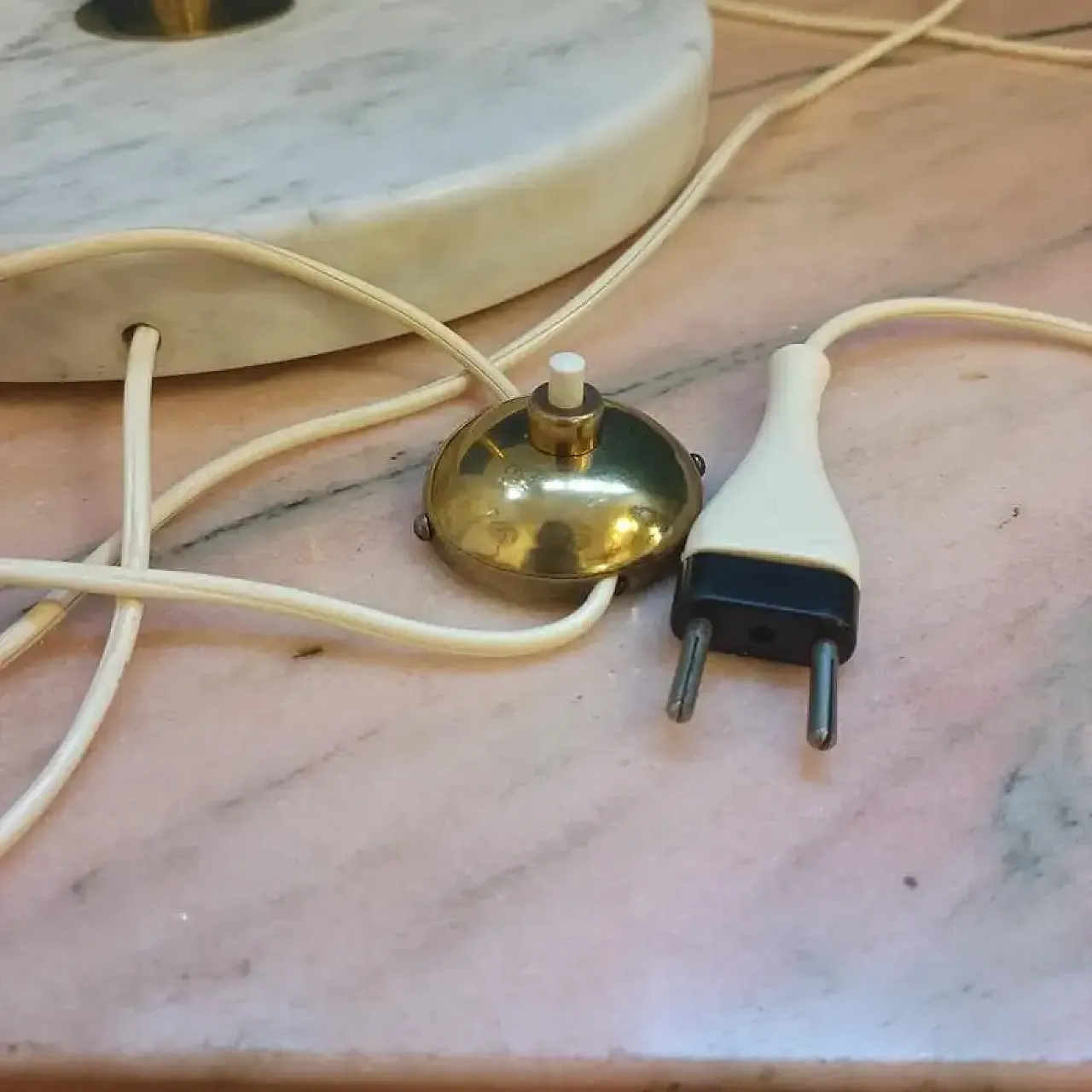 Stilnovo avolo lamp in marble, brass and plexiglass, 1950s 6