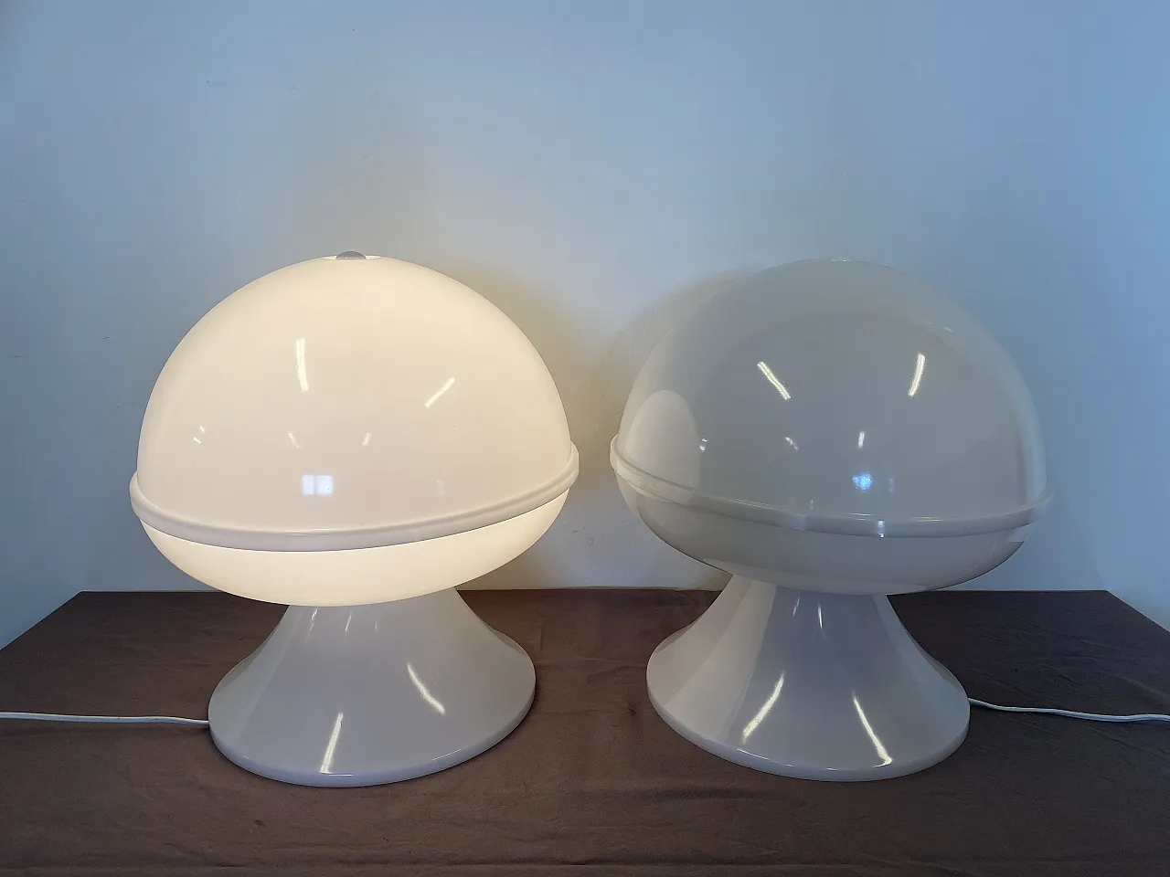 Pair plexiglas lamps, 70s 10