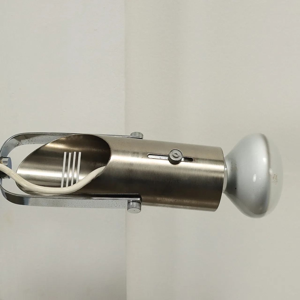 Lampada da terra in metallo cromato e alluminio, anni '70 7