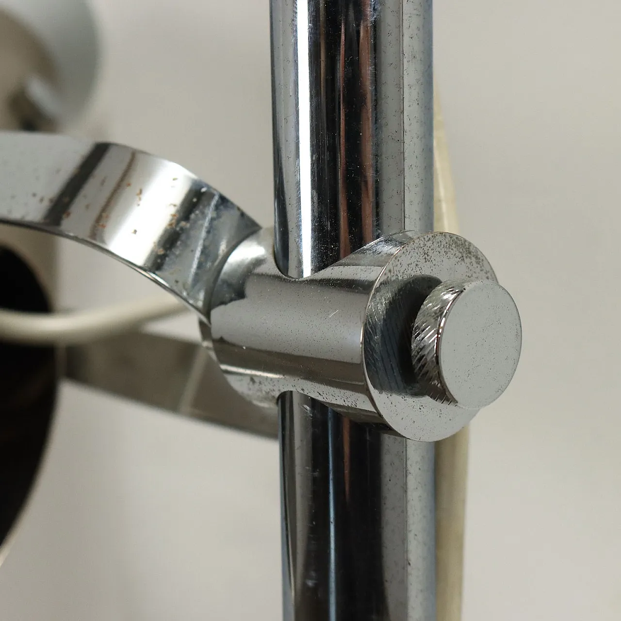 Lampada da terra in metallo cromato e alluminio, anni '70 8