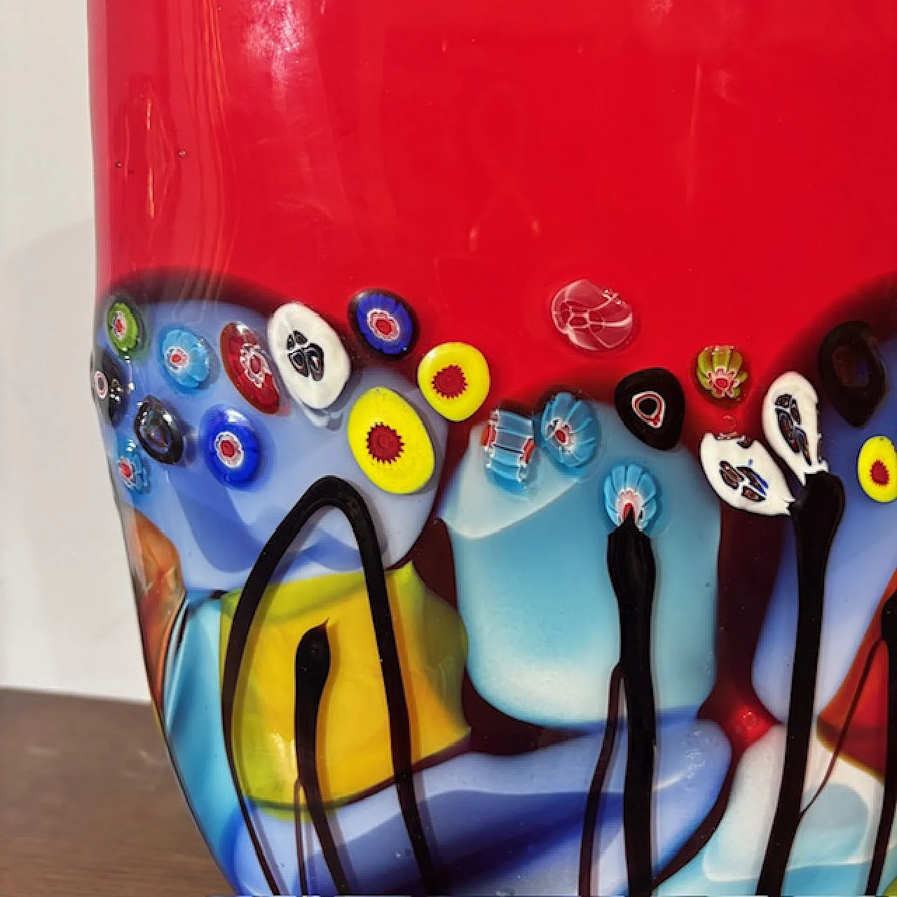 Vaso vetro Murano lavorazione incamiciata e a Murrine, anni '70 2