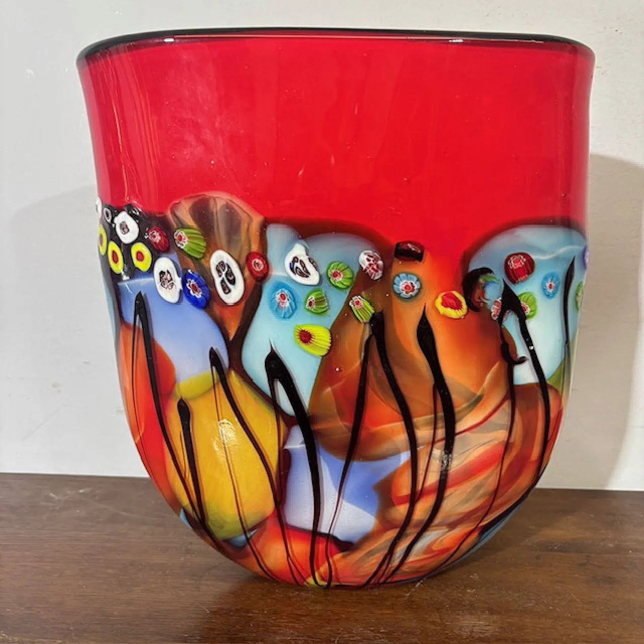 Vaso vetro Murano lavorazione incamiciata e a Murrine, anni '70 6