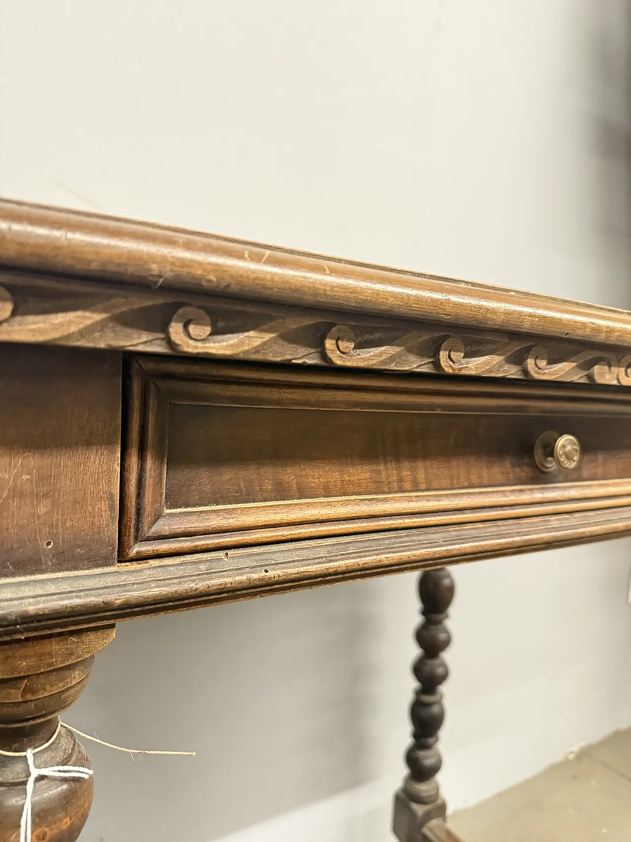 Tavolinetto scrittoio in noce massello, '800 11