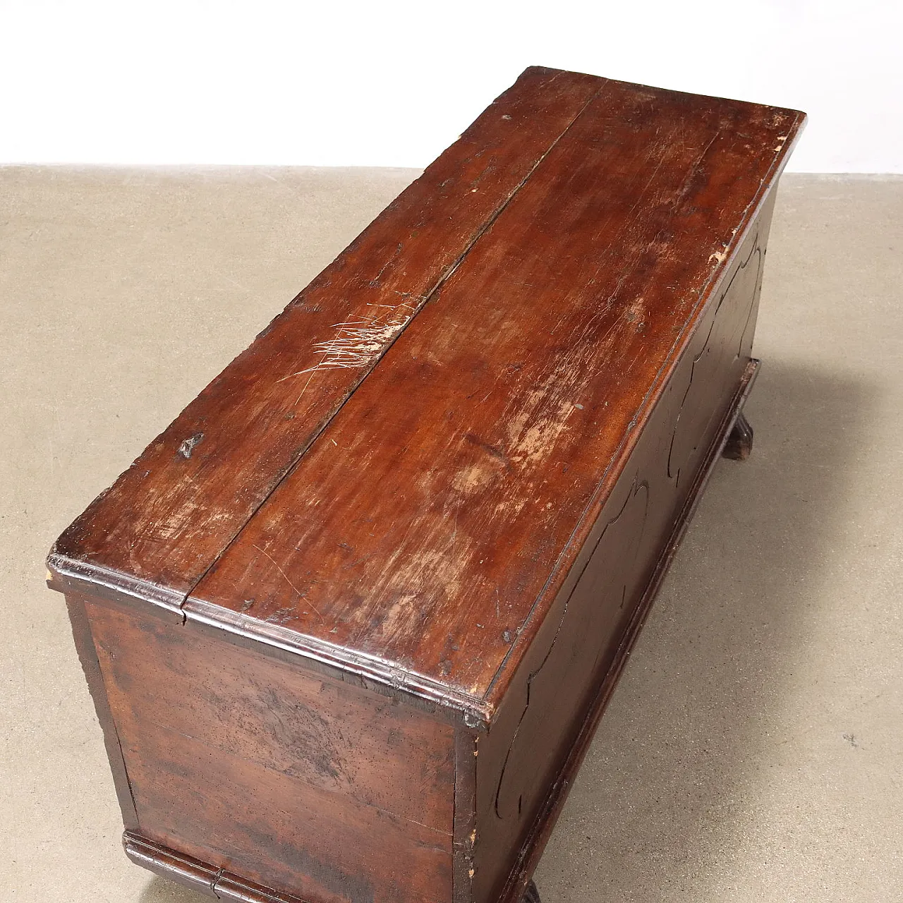 Cassapanca in noce, '700 9