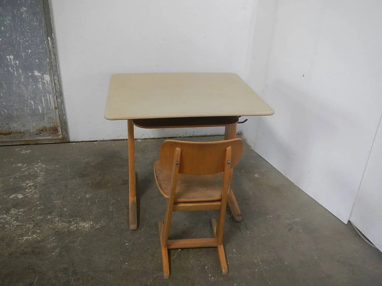 Banchetto da scuola con sedia 1960 2