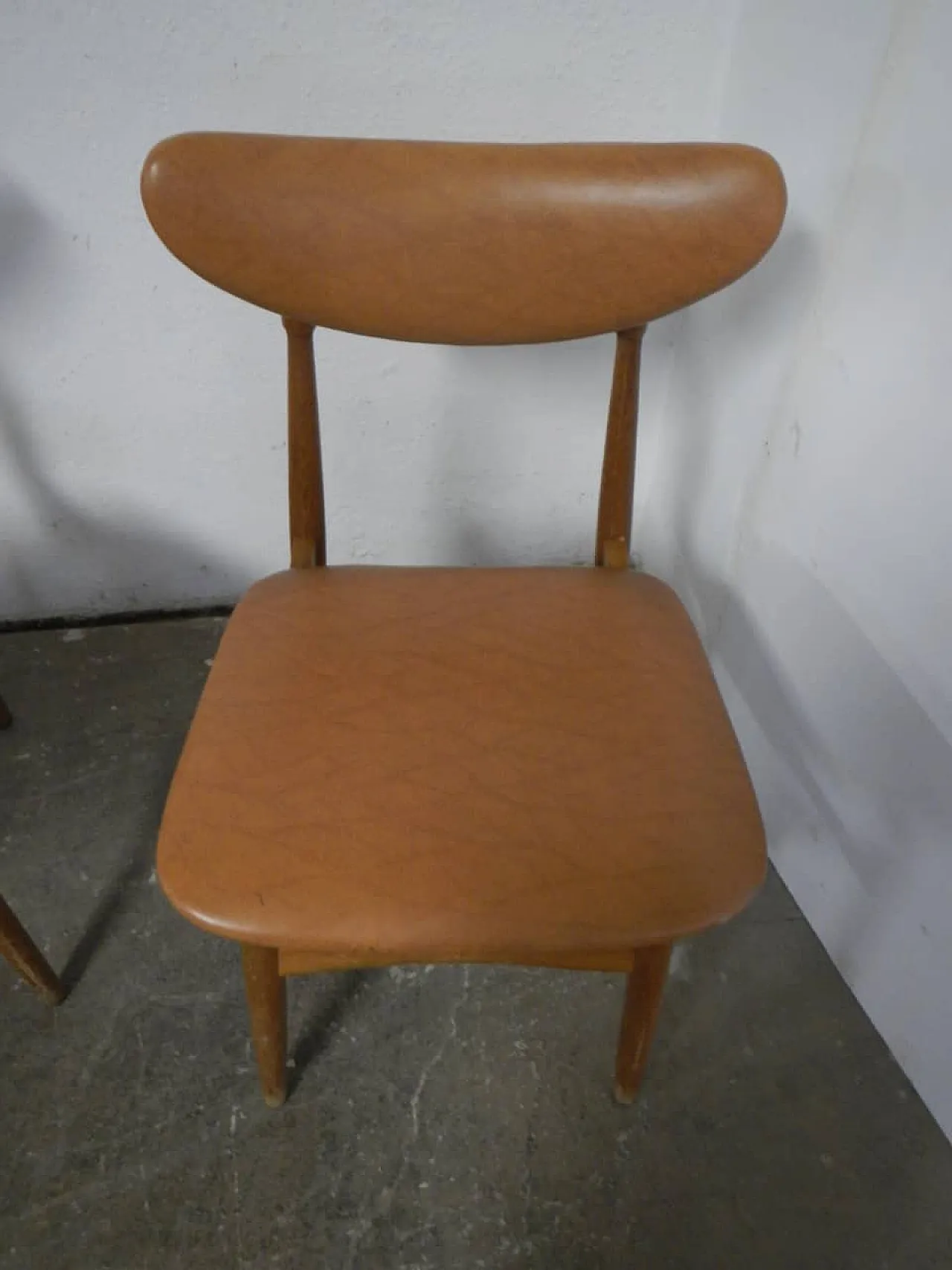 Pair in beech chairs and imitation leather1950 5