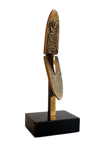 Scultura astratta in bronzo di Carlo Brera, anni '70