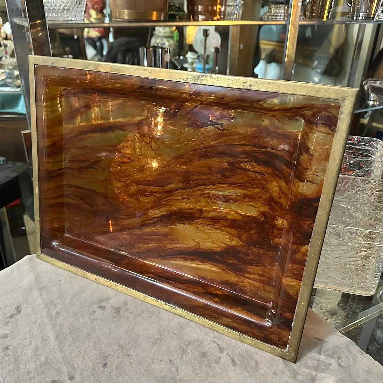 Vassoio in finta tartaruga di Ulderico Cavinato, anni '80 11